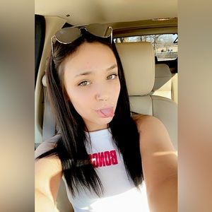 Meet your Posher, Chloe